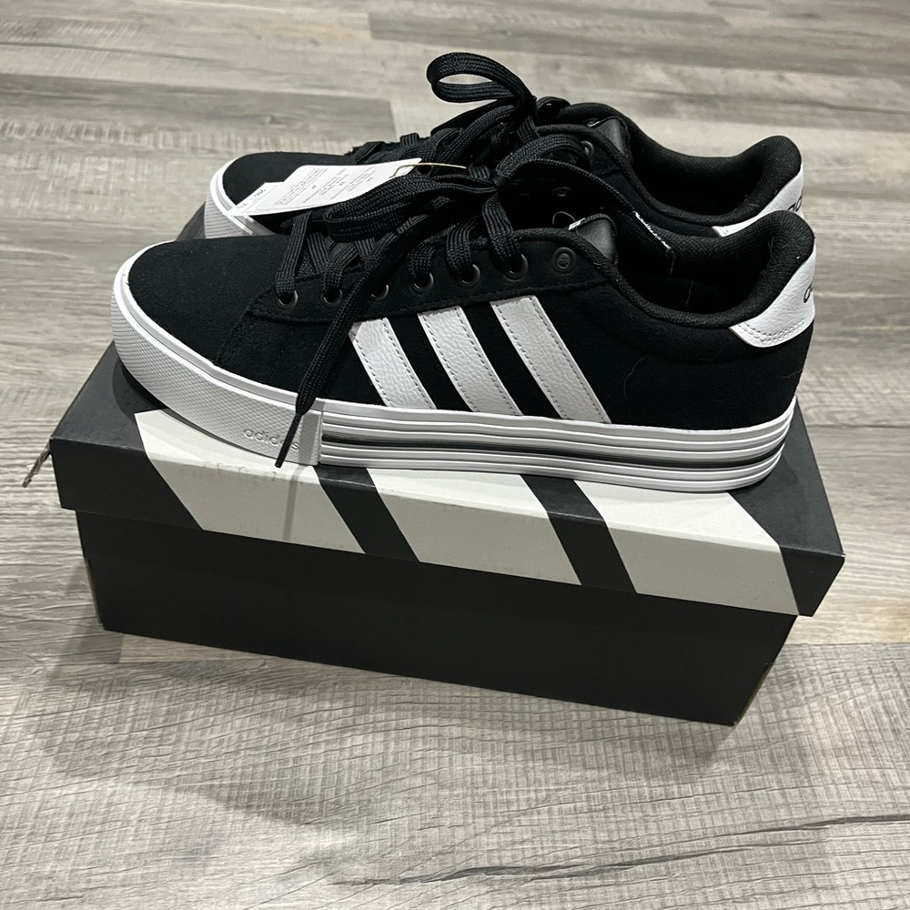 BNWT Adidas Daily 4.0